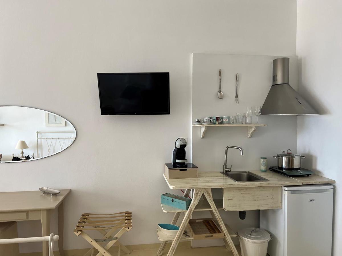 Heavenly Milos Suites Agia Kiriaki Beach  Exteriör bild