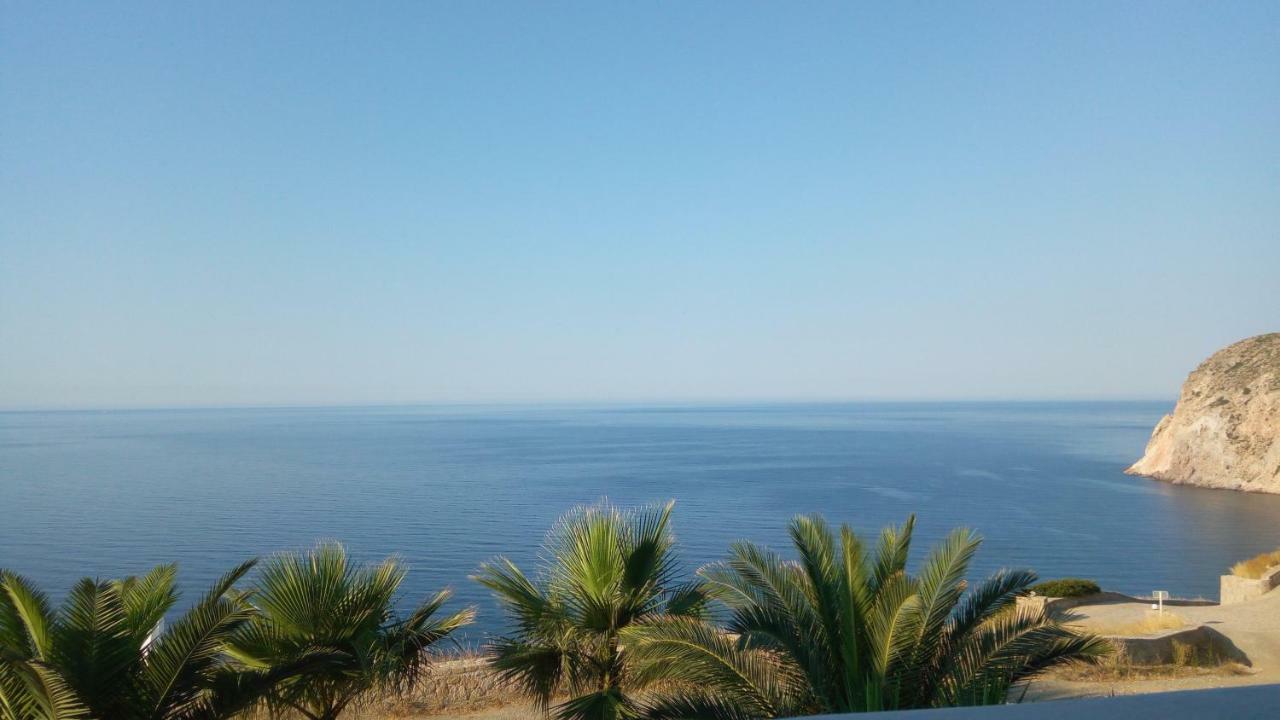 Heavenly Milos Suites Agia Kiriaki Beach  Exteriör bild
