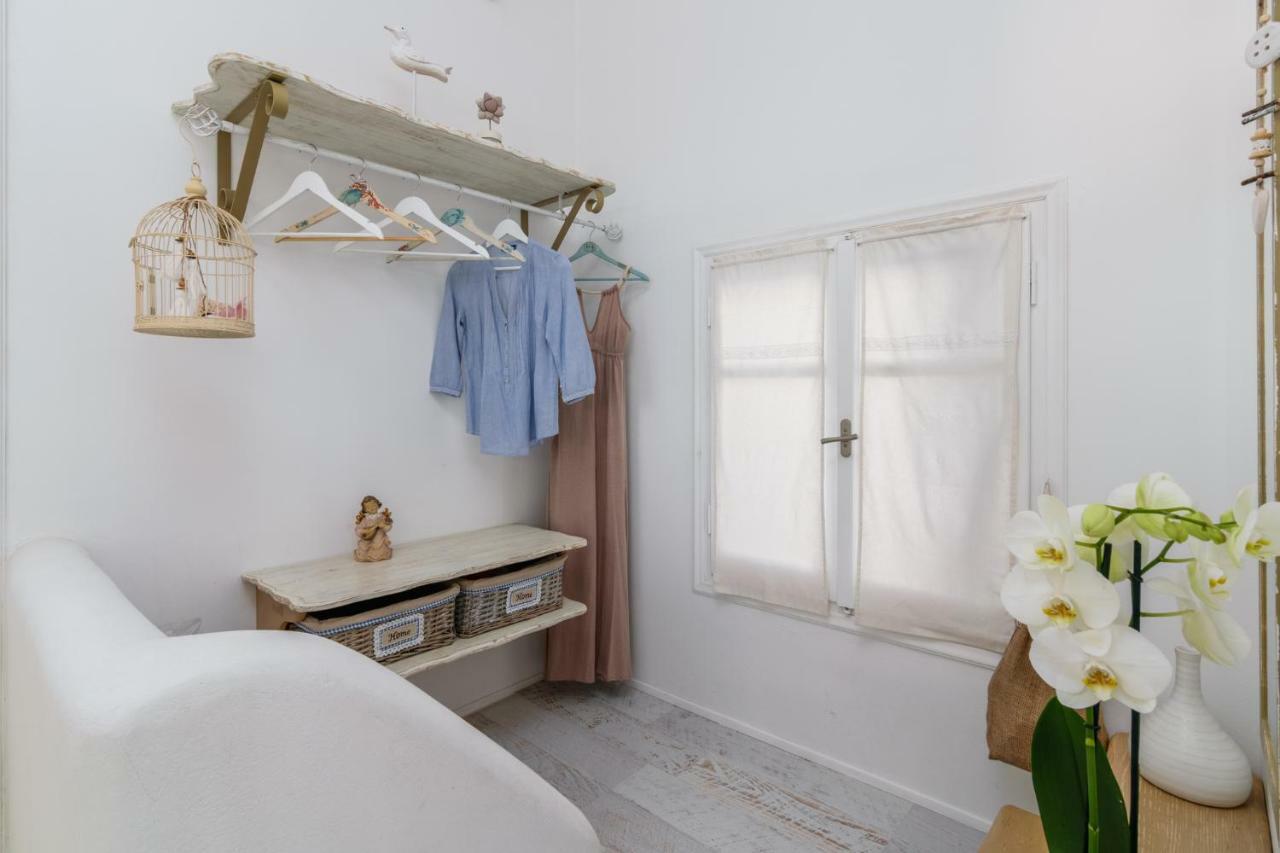 Heavenly Milos Suites Agia Kiriaki Beach  Exteriör bild